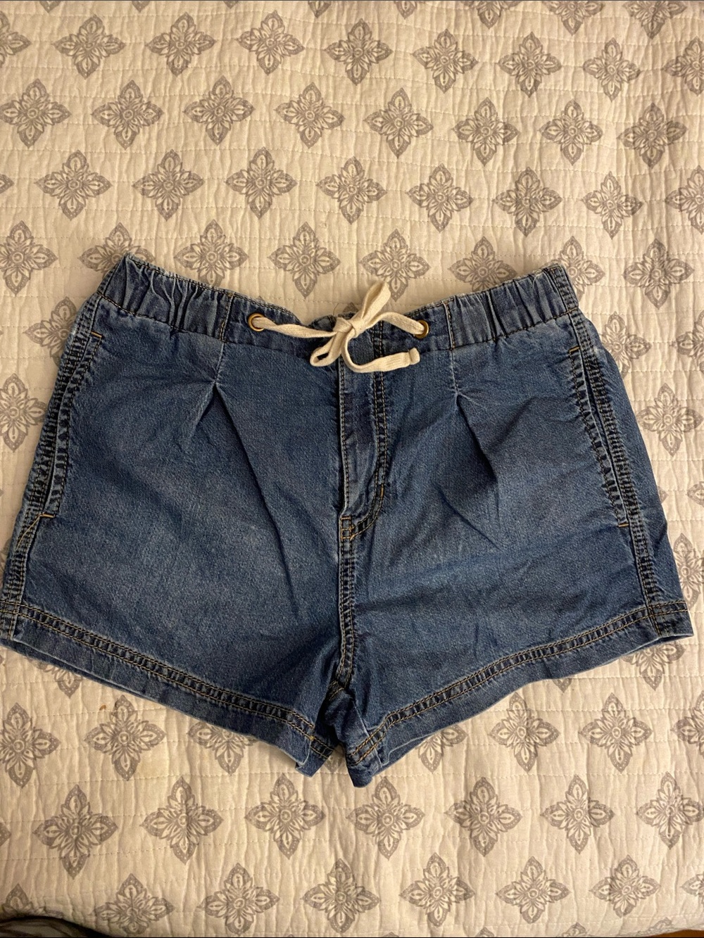 Casual Drawstring Denim Shorts in Blue